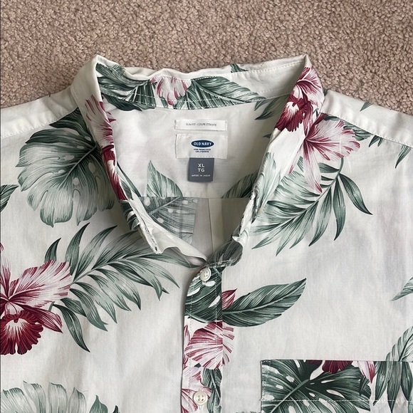 Old Navy Green and Red Casual Button Down Shirt - Picture 2 of 4